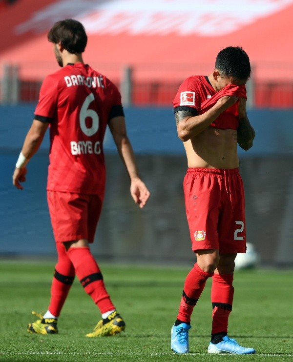 Dura derrota para el Leverkusen y Charles Aránguiz contra Bayern Múnich en la Bundesliga.