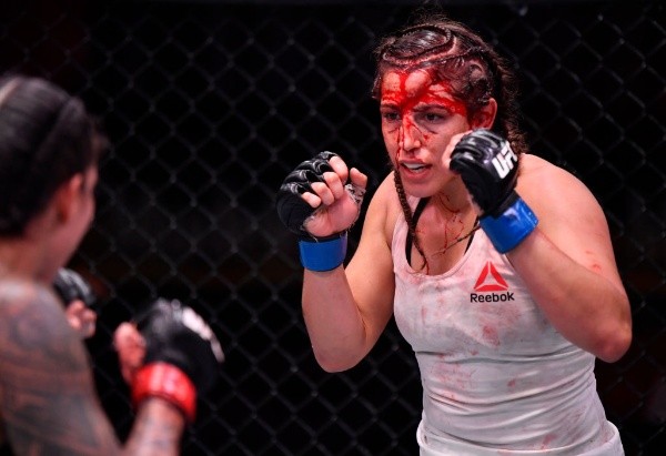 Felicia Spencer aguantó un tremendo castigo durante cinco rounds. Foto: Getty Images