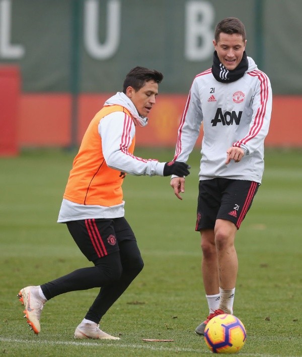 Ander Herrera fue uno de los compañeros que más apoyó a Alexis Sánchez en su paso por el Manchester United. Foto: Getty Images