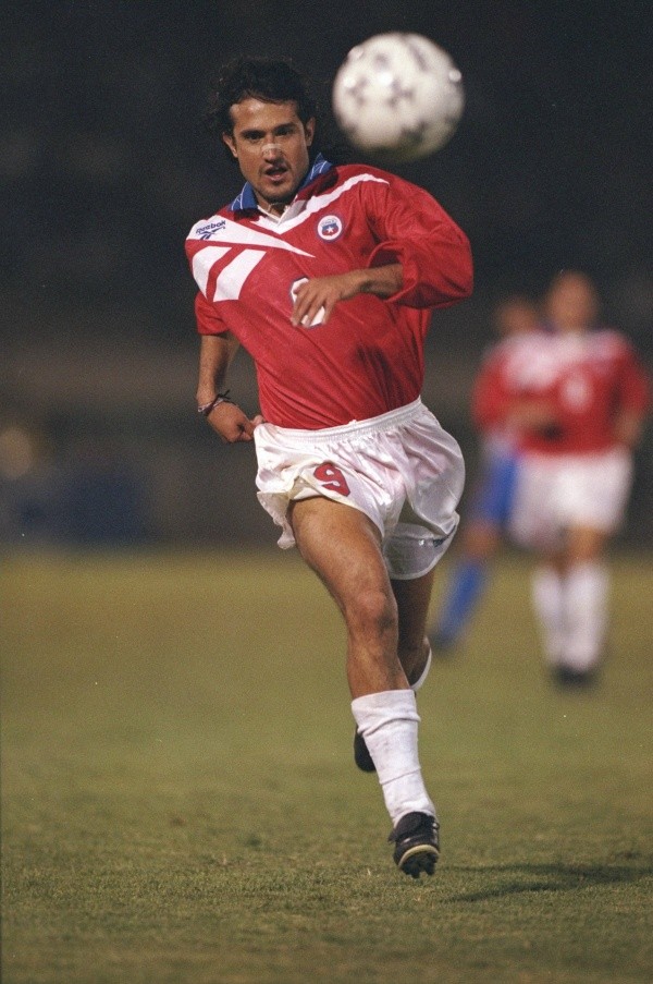 Fernando Vergara con la 9 de Zamorano en la Copa América Bolivia 1997 (Getty Images)