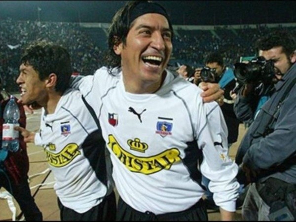 Zamorano solo vistió la camiseta del Cacique por seis meses, pues una agresión a un árbitro le significó adelantar su retiro profesional.