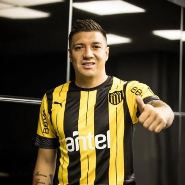 Christian Bravo ha jugado dos partidos oficiales desde su llegada a Peñarol (Peñarol)