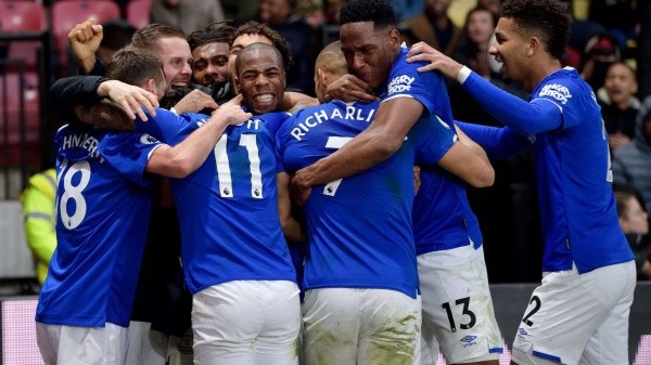 Los jugadores del Everton FC de Inglaterra, y el entrenador Carlo Ancelotti acordaron una rebaja de 30% de sus salarios además de un aplazamiento en los pagos para ayudar a proteger al club durante la crisis sanitaria