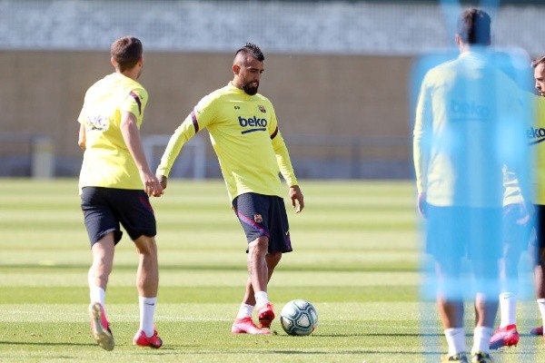 Arturo Vidal se prepara para volver con todo en Barcelona - Getty