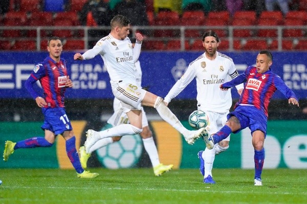 Mientras el Barcelona de Arturo Vidal recibirá al Mallorca, Fabián Orellana tendrá una dura tarea en su visita al Real Madrid. Foto: Getty Images