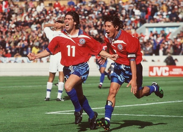Dos genialidades de Marcelo Salas le daban la victoria a Chile ante Italia hasta el minuto 85′, cuandoBouchardeau sancionó el polémico penal. Foto: Getty Images