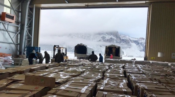 Hasta en Aysén se han repartido cajas de alimentos.