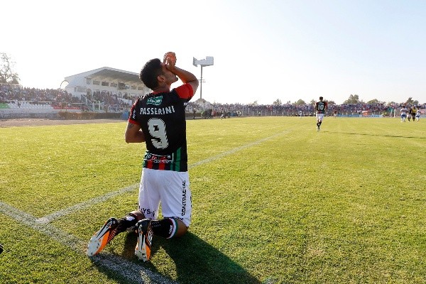 Lucas Passerini y uno de sus primeros goles en Chile