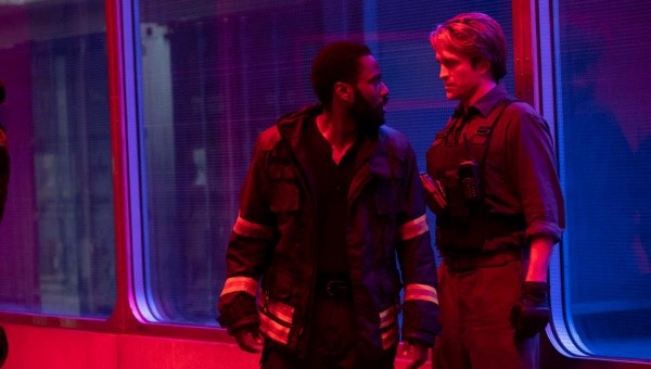 John David Washington y Robert Pattinson protagonizan “Tenet”.