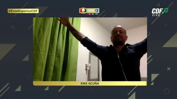 Kike Acuña celebró con todo el triunfo ante Sebastián Rocco en el torneo Entel eSports Celebrity. Foto: CDF