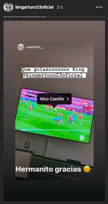 Nico Castillo fue otro de los que felicitó a Vidal.