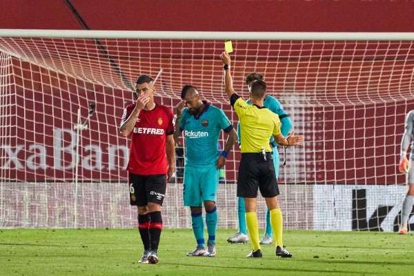 Tras anotar la apertura de la cuenta, Arturo Vidal se ganó una tarjeta amarilla sobre el final del primer tiempo, lo que obligó a Setién a sacarlo del partido. Foto: Getty Images