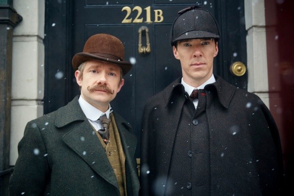 Cumberbatch y Freeman como la versión clásica de sus personajes, Sherlock Holmes y John H. Watson.