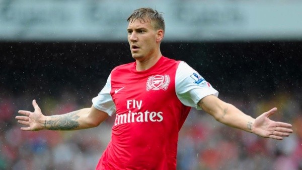 ElFC Copenhaguen de Dinamarca rescindió el contrato con el delantero Nicklas Bendtner, y pese a estar sin club desde diciembre, el delantero decidió adquirir un lujoso Rolls Royce de 330.000 euros.