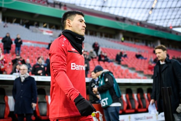 Charles Aránguiz y el Leverkusen tienen la primera opción para ser el último clasificado a la próxima UEFA Champions League. (Foto: Getty)
