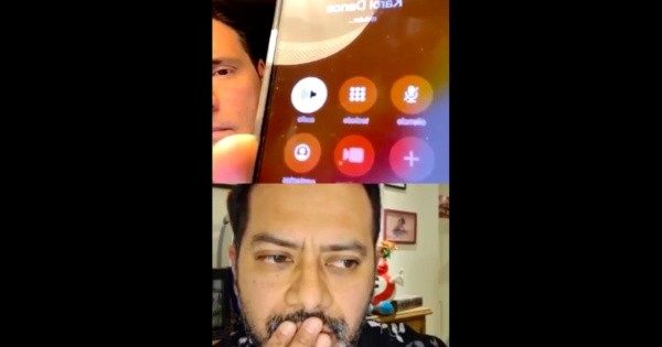 Pancho Saavedra y Pedro Ruminot en plena pitanza a Karol Lucero.