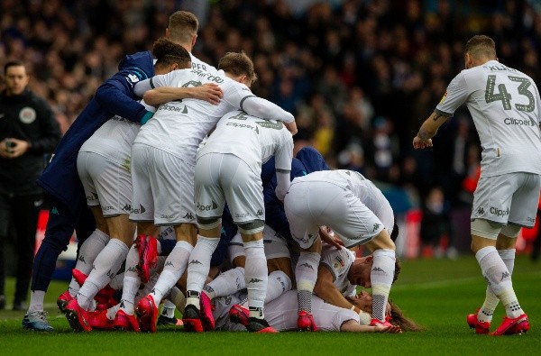 Leeds United festeja en una temporada que lo tiene como candidato para ascender a la Premier League (Getty Images)