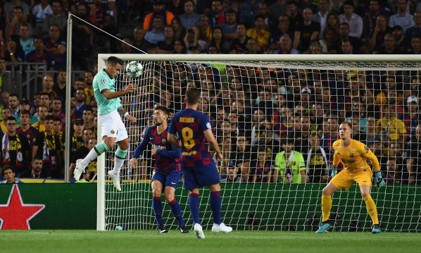 En la actual Champions League, Lautaro Martínez se dio el lujo de anotarle al Barcelona. Foto: Getty Images
