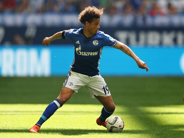 Sané jugó los primeros años de su carrera en el Schalke 04 de la Bundesliga alemana