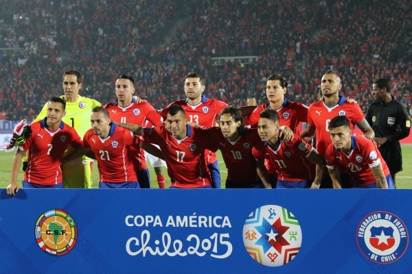 Chile formaría con las sorpresas de José Rojas y Miiko Albornoz en defensa, aunque la noche estaba destinada a rendirse a los goles de Eduardo Vargas. (Foto: Getty)