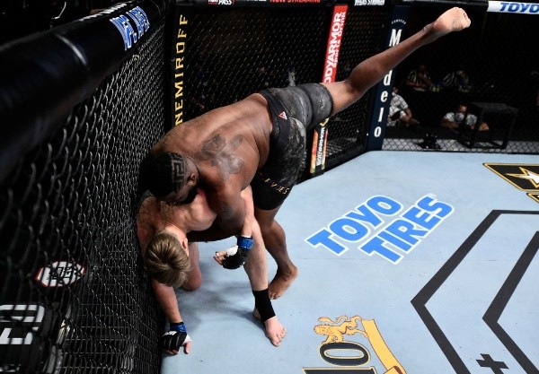Curtis Blaydes controló todo el combate y se llevó una categórica victoria ante Alexander Volkov en el UFC Vegas 3. Foto: Getty Images.