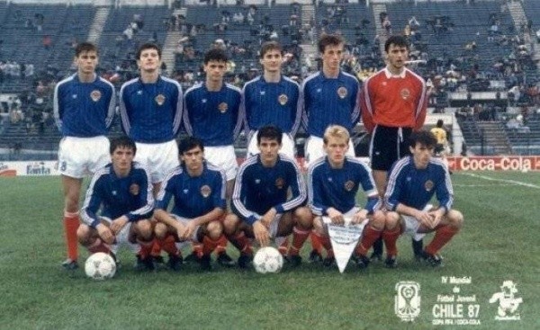 La selección de Yugoslavia revolucionaría el futbol ese año de la mano de Mirko Jozic. En la historia quedará que este equipo fue campeón a cuatro años de la Guerra de los Balcanes.