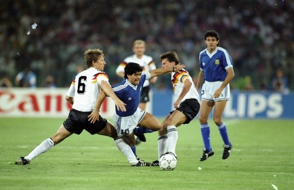 Diego Armando Maradona no pudo reeditar la Copa del Mundo del 86&#039; y fue derrotado por la Alemania de Matthaus en la final. (Foto: Getty)