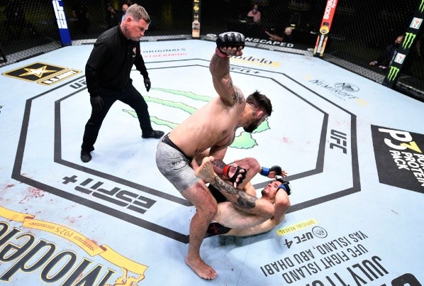 Mike Perry le pasó por encima a Mickey Gall y lo venció por decisión unánime. Foto: Getty Images