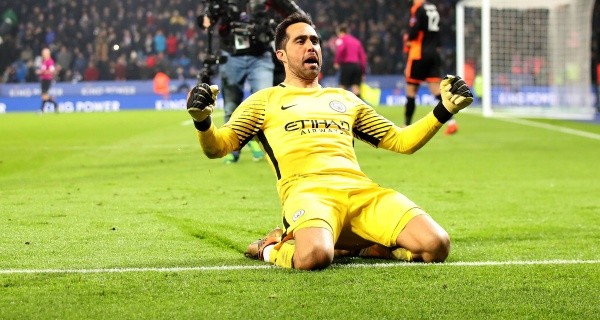 Claudio Bravo expresó su profunda preocupación por la situación en Chile