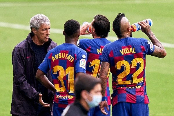 Setién le da instrucciones a sus jugadores en el partido frente al Celta (Getty Images)