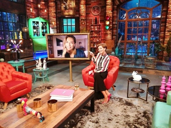 Carolina de Moras compartió de manera remota con “Sigamos de Largo”.