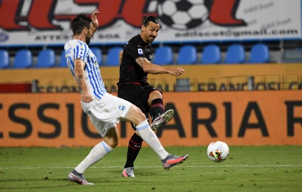 Zlatan Ibrahimovic volvió de una lesión y es la gran arma de gol del Milan en este difícil partido. (Foto: Getty)