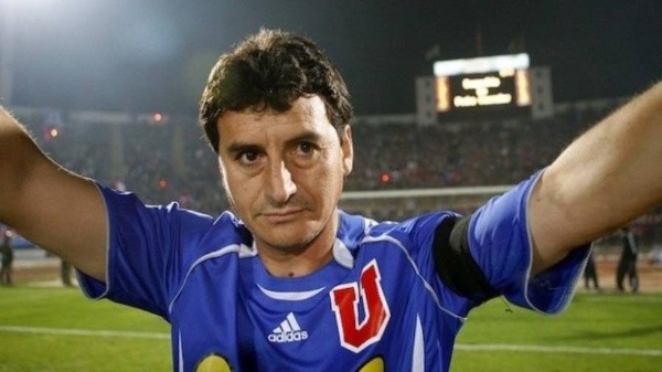 Pedro González marcó 121 goles en 219 partidos en Universidad de Chile, ganando un Bicampeonato (99-00) y dos Copa Chile