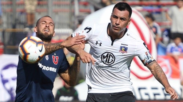 Esteban Paredes suma 216 goles en campeonatos nacionales y es el máximo artillero de la historia (Agencia Uno)