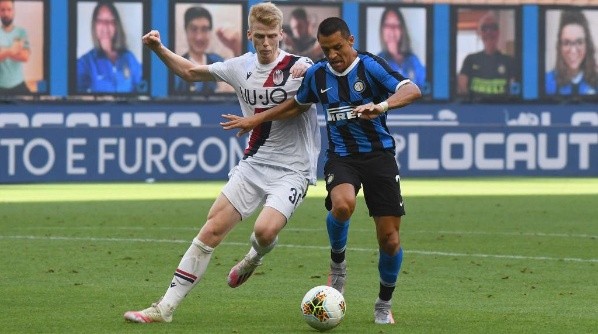 MILAN, ITALY - JULY 05: Alexis Sanchez of FC Internazionale in action during the Serie A match between FC Internazionale and Bologna FC at Stadio Giuseppe Meazza on July 5, 2020 in Milan, Italy. (Photo by Claudio Villa - Inter/Inter via Getty Images) *** Local Caption *** Alexis Sanchez-Not Released (NR) MILAN, ITALY - JULY 05: Alexis Sanchez of FC Internazionale in action during the Serie A match between FC Internazionale and Bologna FC at Stadio Giuseppe Meazza on July 5, 2020 in Milan, Italy. (Photo by Claudio Villa - Inter/Inter via Getty Images) *** Local Caption *** Alexis Sanchez-Not Released (NR)