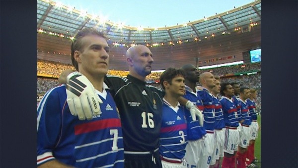 La selección francesa liderada por, entre otros, Zinedine Zidane y Didier Deschamps, disputaría la final del Mundial de 1998 en el Stade de France, en París.