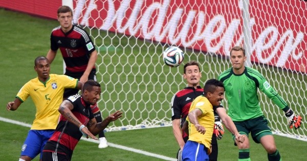 Miroslav Klose superó a Ronaldo Nazario como máximo anotador de los mundiales, con 16 dianas.