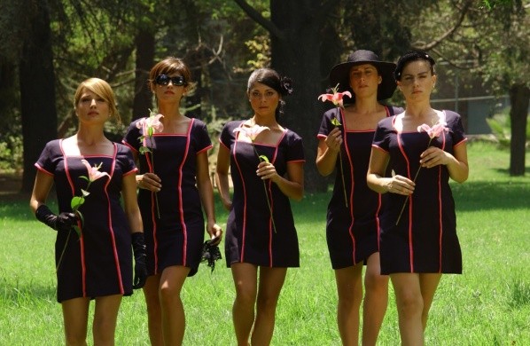 La cinco actrices principales de la historia de la teleserie &quot;Brujas&quot;.