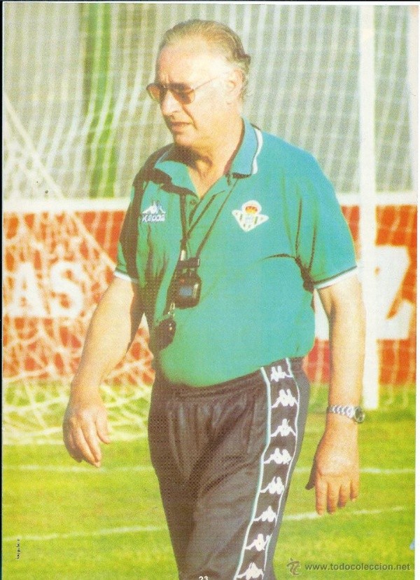 Entrenador argentino nacionalizado chileno, que dirigió al Betis en 1998