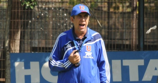 Pelusso dirigió a Universidad de Chile en 2010, llegando a semifinales de Copa Libertadores