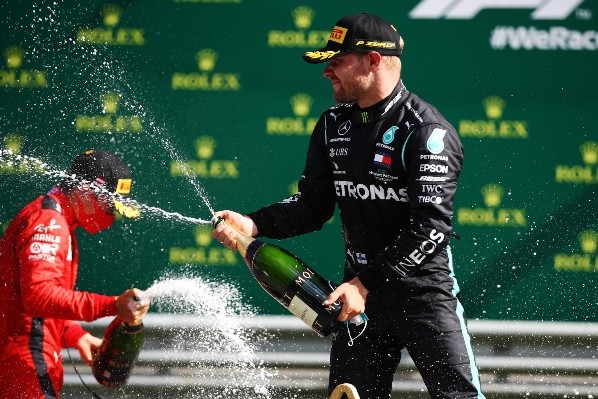 Valtteri Bottas le dio el triunfo a Mercedes en la primera fecha del regreso de la Fórmula 1. (Foto: Getty)