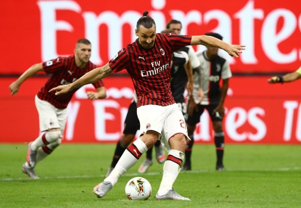 Zlatan Ibrahimovic viene siendo figura en Milan y es pieza clave en la remontada en la tabla. (Foto: Getty)