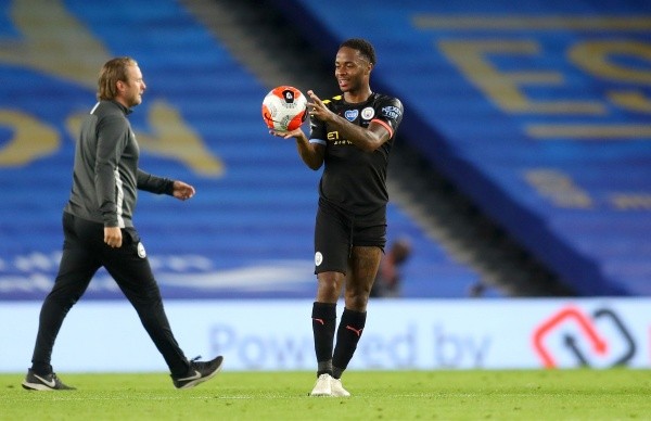 Sterling tuvo un partido soñado y metió un Hat-trick contra Brighton en la fecha pasada, quedándose con el balón del juego. (Getty)