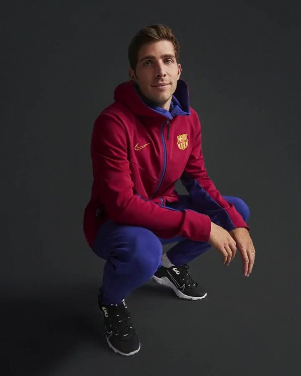 Sergi Roberto y parte de la colección de Nike para la nueva temporada de Barcelona