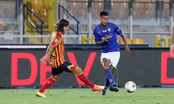 Erick Pulgar entró en los titulares y ha marcado diferencias en la goleada, hasta ahora, de la Fiorentina ante Lecce. Foto: Getty Images