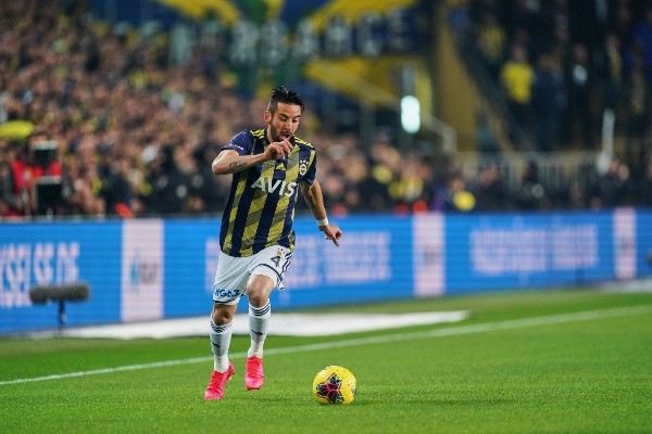 Mauricio Isla en el Fenerbahçe (Getty Images)