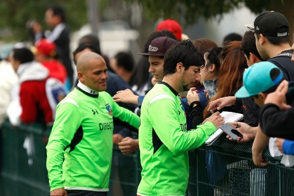 Humberto Suazo y Jaime Valdés vuelven a ser compañeros tras su paso por Colo Colo. Foto: Agencia Uno