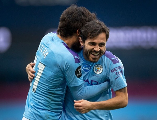 Silva festeja su golazo.