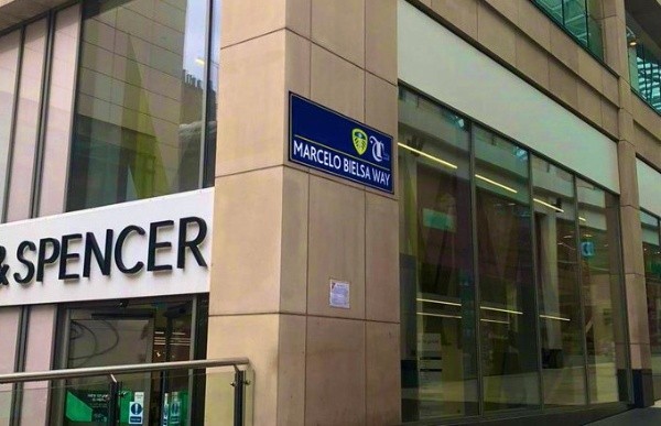 Hasta una calle apareció con el nombre de Marcelo Bielsa: (Twitter)
