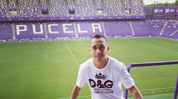 Fabián Orellana fue presentado hace solo algunos días en el Valladolid, su nuevo club en España. Foto: Twitter